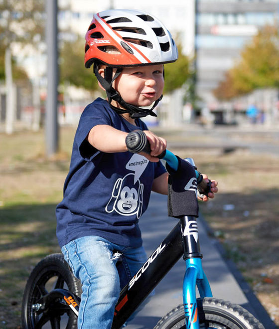 Bild Kind auf Fahrrad